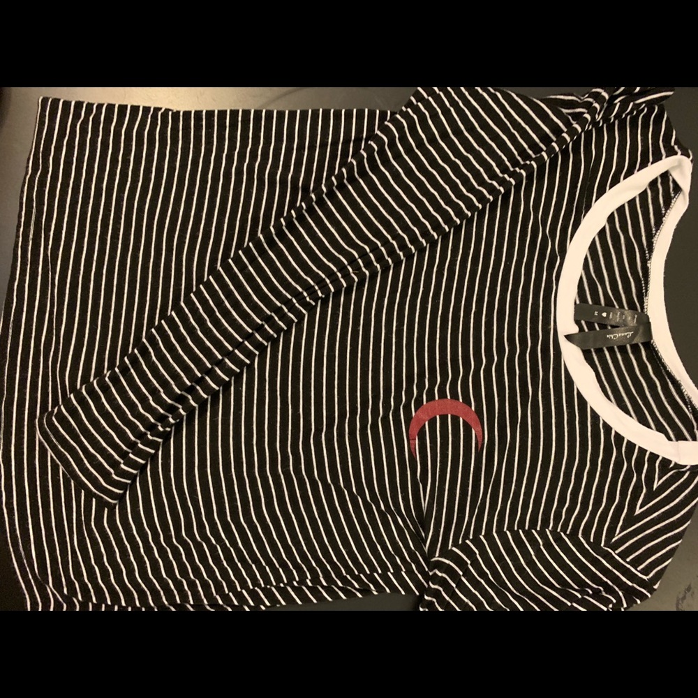 LONG SLEEVED STRIPED TEE